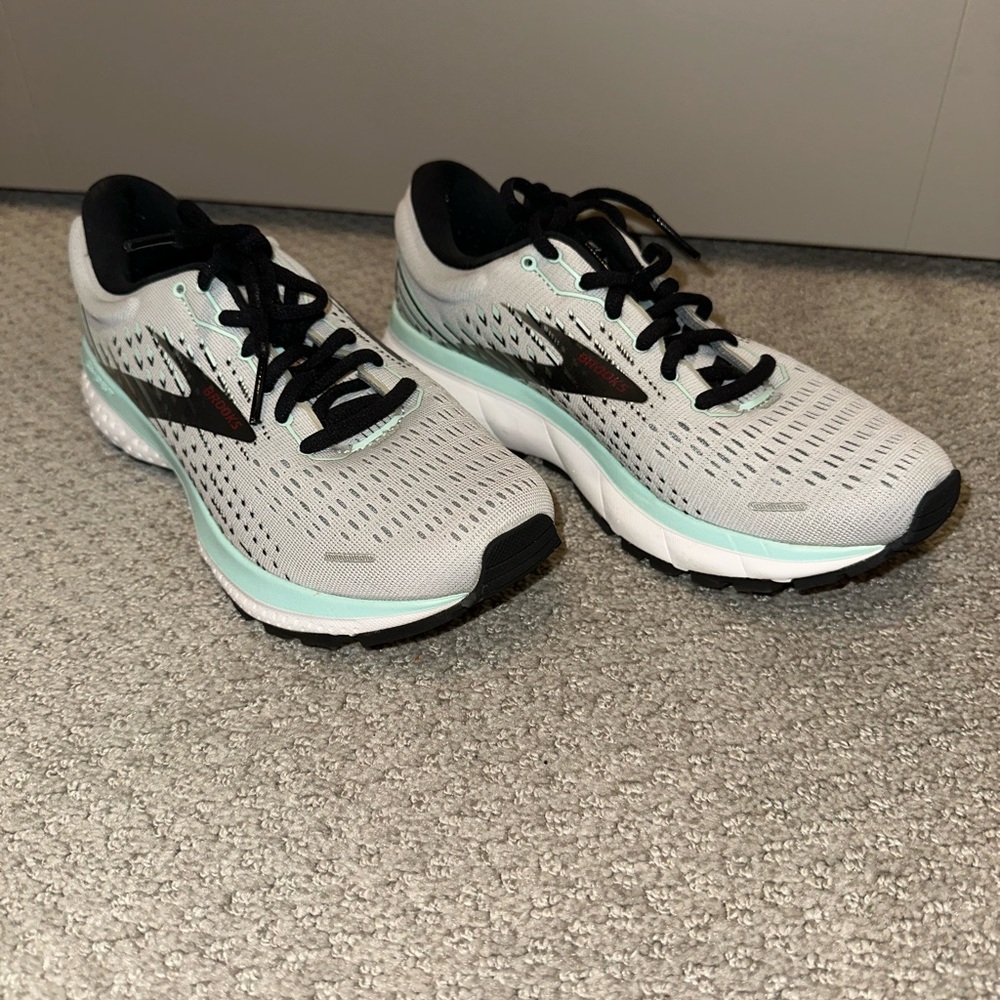 Brooks Women's Mint and Black Athletic Shoes